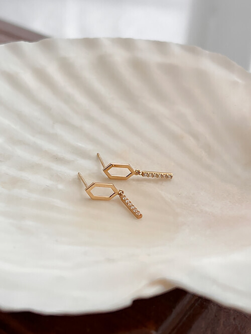 14K 헥사곤 큐빅 스틱 귀걸이(핀/침형)