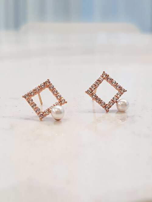 14K 큐빅 스퀘어 진주 귀걸이(핀/침형)