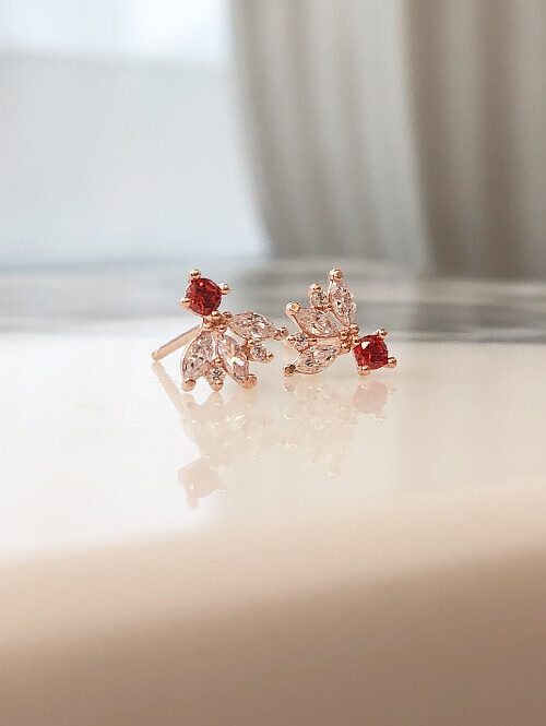 14K 레드포인트 공작새 귀걸이 (핀/침형)