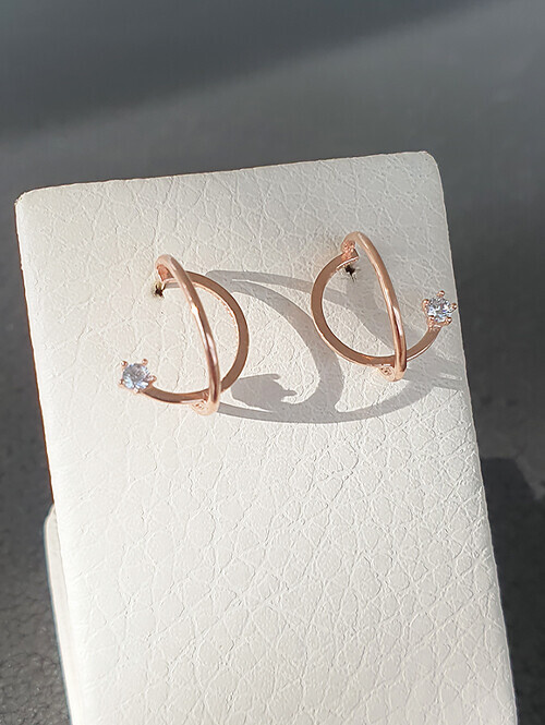 14K 로밀레 큐빅 핀귀걸이