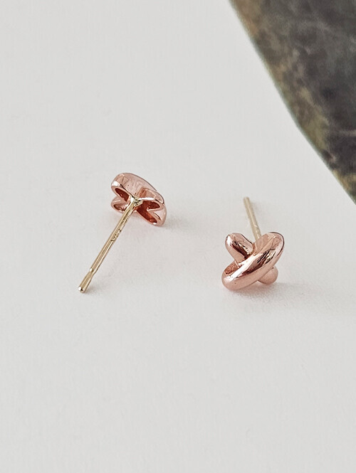 14K 미니 볼드 크로스 귀걸이 (핀/침형)