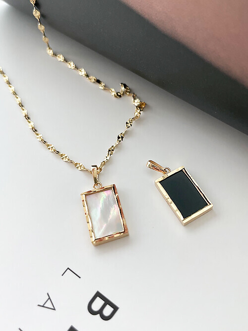 14K 사각핏 오닉스/백자개 목걸이