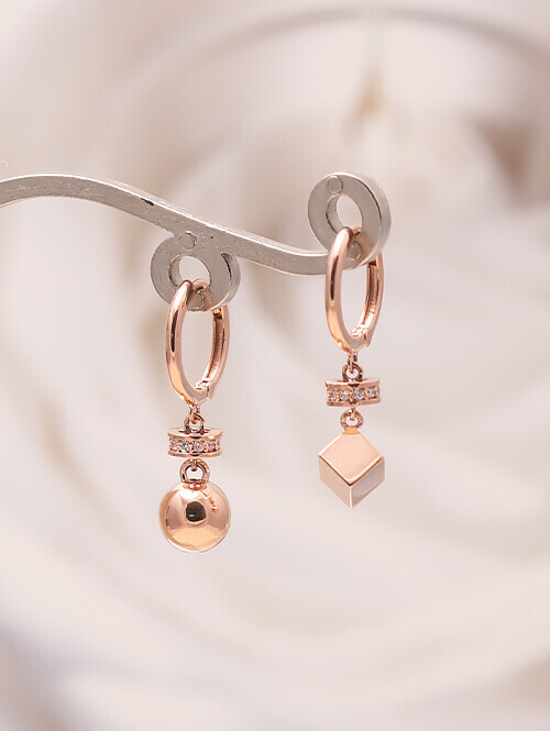 14K 18K 티엔나 큐브 볼 언발 도형귀걸이