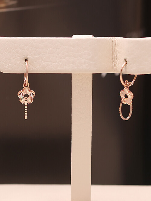 14K 18K 바그스 컷팅플라워 써클링 귀걸이