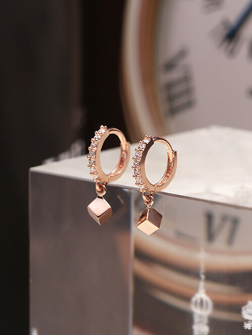 14K 18K 데피네 큐브 귀걸이